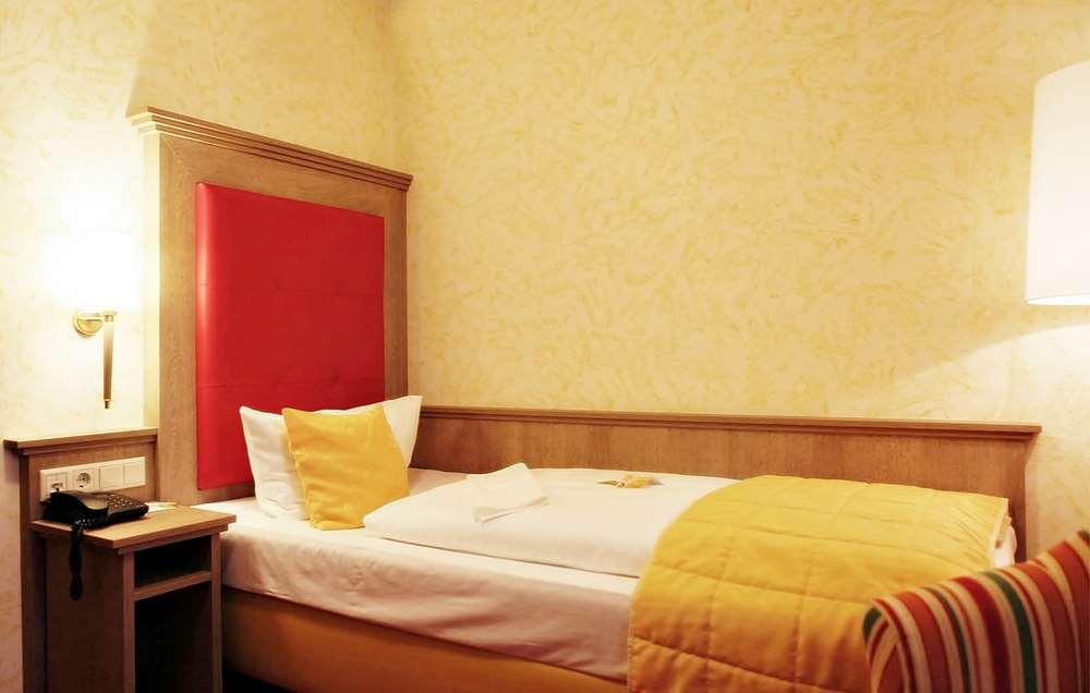 Hotel Wittelsbacher Hoeh Würzburg Pokoj fotografie
